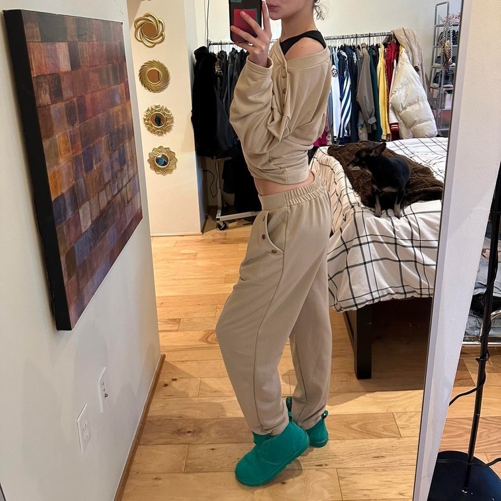 Casual Beige Joggers and Sweatshirt Set - Picture 2 of 5